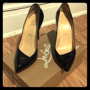 😍 Beautiful Christian Louis Vuitton Heels 😍